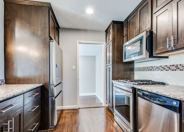 3-bedroom rental at 411 Devonshire Dr in San Antonio, TX — photo 5