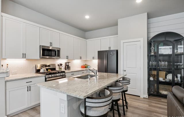 3-bedroom rental at 12718 Westeros Path in San Antonio, TX — photo 2