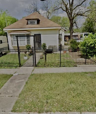 3-bedroom rental at 219 Vine St in San Antonio, TX — photo 1