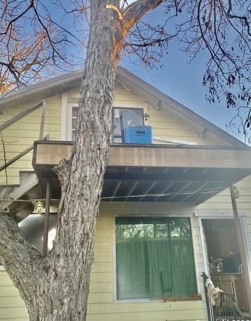 3-bedroom rental at 219 Vine St in San Antonio, TX — photo 4