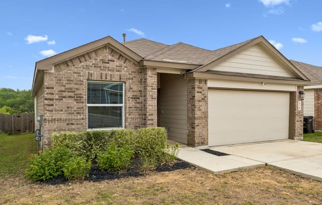 4-bedroom rental at 634 Bean Bnd in San Antonio, TX — photo 1