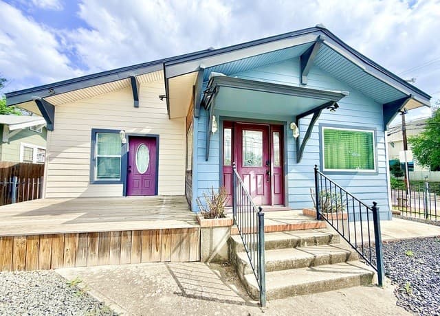 4-bedroom rental at 702 E Euclid Ave in San Antonio, TX — photo 5