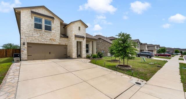 4-bedroom rental at 646 Overlook Rdg in Cibolo, TX — photo 1