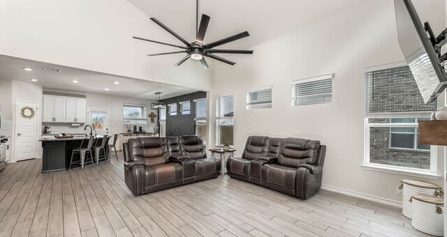 4-bedroom rental at 646 Overlook Rdg in Cibolo, TX — photo 4