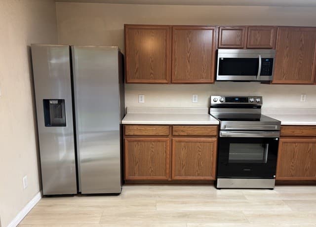 3-bedroom rental at 22 Anchorage Bay in San Antonio, TX — photo 2