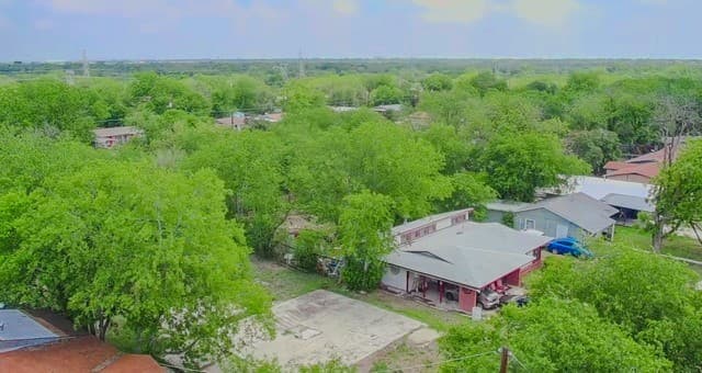 rental at 743 Sewanee St in San Antonio, TX — photo 4