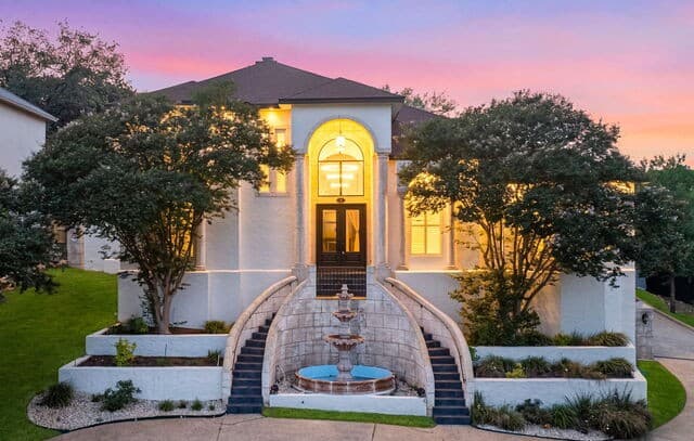3-bedroom rental at 3 Benchwood Cir in San Antonio, TX — photo 2