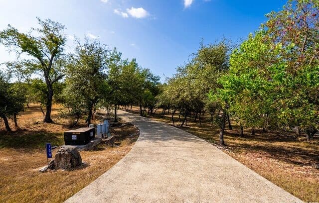 4-bedroom rental at 130 Grey Mist in Spring Branch, TX — photo 4
