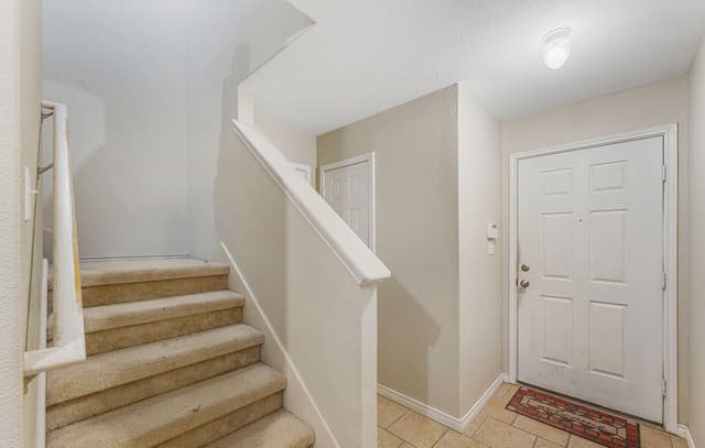 4-bedroom rental at 10302 Buescher Ln in San Antonio, TX — photo 5