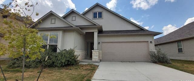 5-bedroom rental at 4576 Scots Elm in Schertz, TX — photo 1