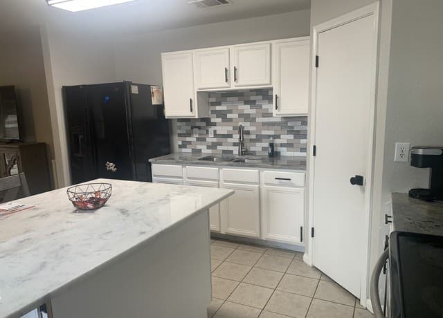 3-bedroom rental at 4719 Crystal Farm in San Antonio, TX — photo 1