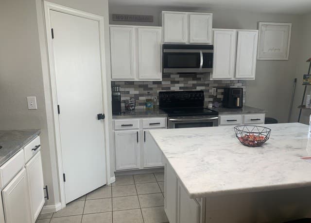 3-bedroom rental at 4719 Crystal Farm in San Antonio, TX — photo 2
