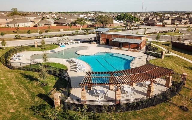 5-bedroom rental at 12306 Horowitz in San Antonio, TX — photo 5