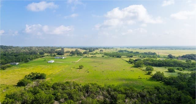 rental at 483 Alcorta Lane in Somerset, TX — photo 5
