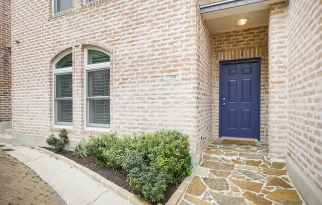 4-bedroom rental at 130 Oakwell Farms Parkway in San Antonio, TX — photo 3