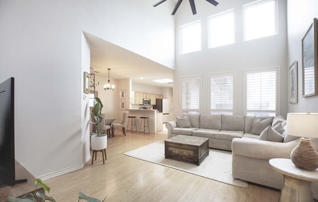 4-bedroom rental at 130 Oakwell Farms Parkway in San Antonio, TX — photo 5