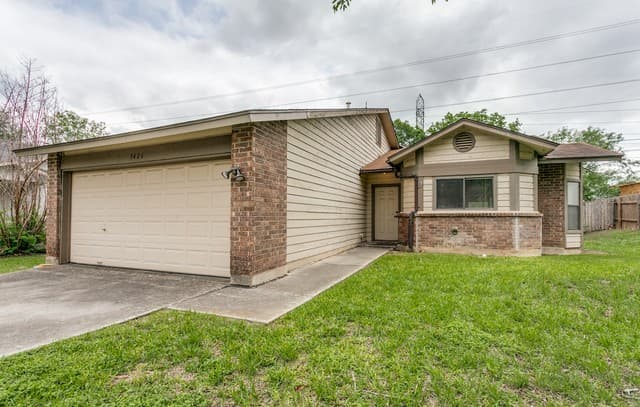 3-bedroom rental at 5426 Vista Court Dr in San Antonio, TX — photo 2