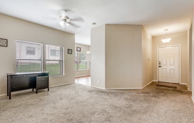 3-bedroom rental at 5426 Vista Court Dr in San Antonio, TX — photo 3