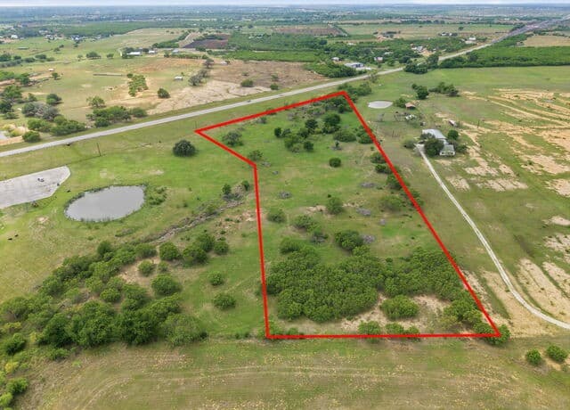 rental at 1764 E Loop 1604 S in Adkins, TX — photo 5