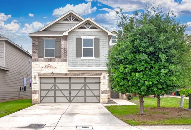 3-bedroom rental at 9314 Monsanto in San Antonio, TX — photo 1