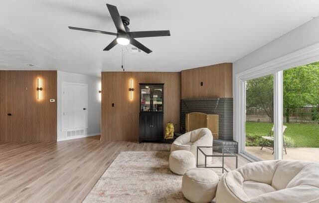 3-bedroom rental at 9823 John Rolfe Dr in San Antonio, TX — photo 4