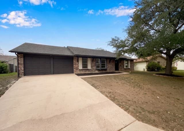 Home for sale at 225 La Jolla in Live Oak, TX — photo 1