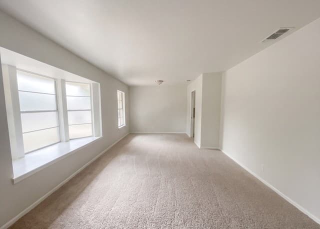 Home for sale at 225 La Jolla in Live Oak, TX — photo 3