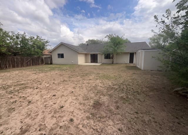 Home for sale at 225 La Jolla in Live Oak, TX — photo 5