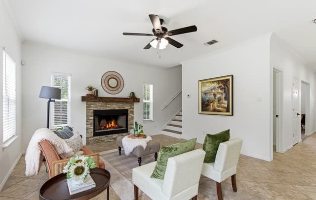4-bedroom rental at 1006 Sutters Rim in San Antonio, TX — photo 2