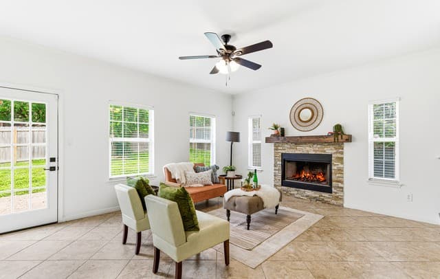 4-bedroom rental at 1006 Sutters Rim in San Antonio, TX — photo 3