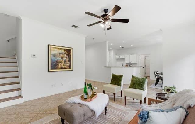 4-bedroom rental at 1006 Sutters Rim in San Antonio, TX — photo 4