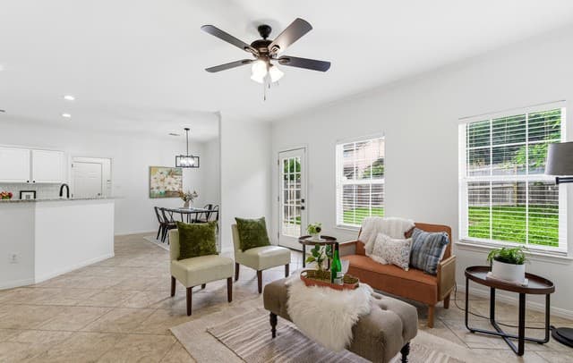 4-bedroom rental at 1006 Sutters Rim in San Antonio, TX — photo 5