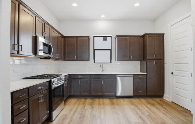 2-bedroom rental at 7940 Kennedy Hill Unit 7 in San Antonio, TX — photo 1