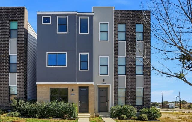 2-bedroom rental at 7940 Kennedy Hill Unit 7 in San Antonio, TX — photo 2