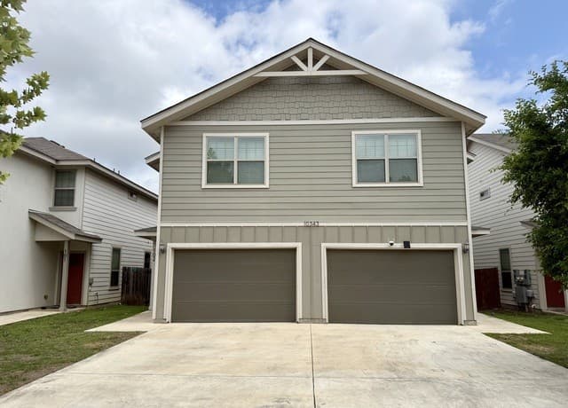 rental at 10343 Lynwood Branch in San Antonio, TX — photo 2