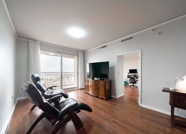 2-bedroom rental at 1 Towers Park Lane Unit 1208 in San Antonio, TX — photo 4