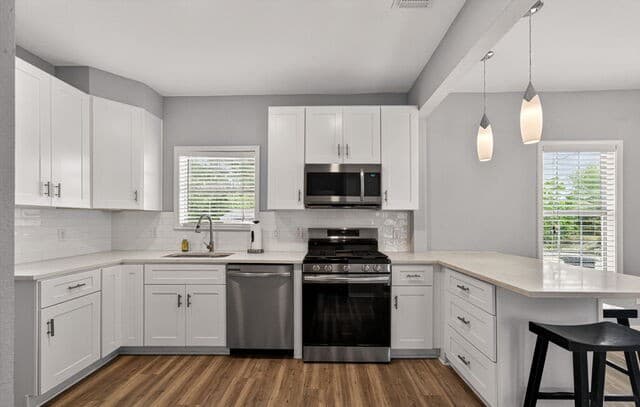 3-bedroom rental at 210 Dumoulin in San Antonio, TX — photo 2