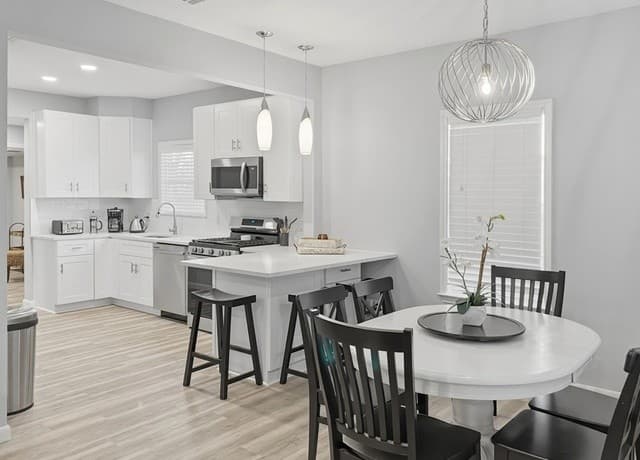 3-bedroom rental at 210 Dumoulin in San Antonio, TX — photo 3