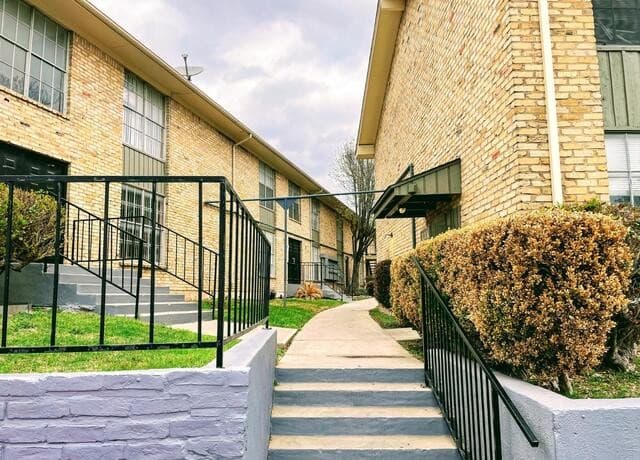 2-bedroom rental at 6611 Southpoint St Unit 126B in San Antonio, TX — photo 1
