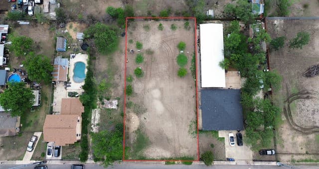 rental at 1269 SW 35th in San Antonio, TX — photo 1