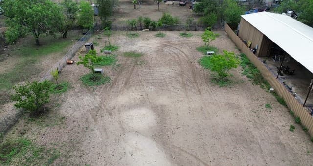 rental at 1269 SW 35th in San Antonio, TX — photo 3