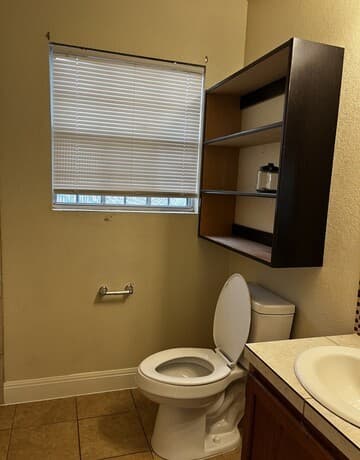 2-bedroom rental at 1815 Bronte St in San Antonio, TX — photo 3