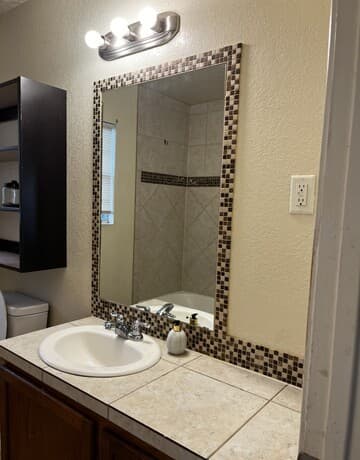2-bedroom rental at 1815 Bronte St in San Antonio, TX — photo 4