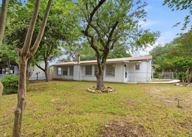 4-bedroom rental at 25107 Ada Mae St in San Antonio, TX — photo 2