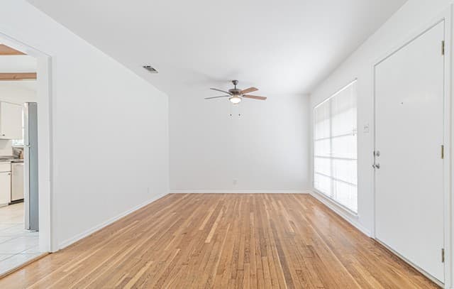 3-bedroom rental at 4714 Allegheny Dr. in San Antonio, TX — photo 5