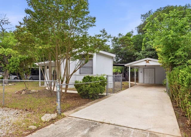 rental at 25107 Ada Mae St in San Antonio, TX — photo 1