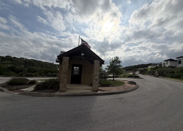 rental at 542 Winding Ravine in San Antonio, TX — photo 2