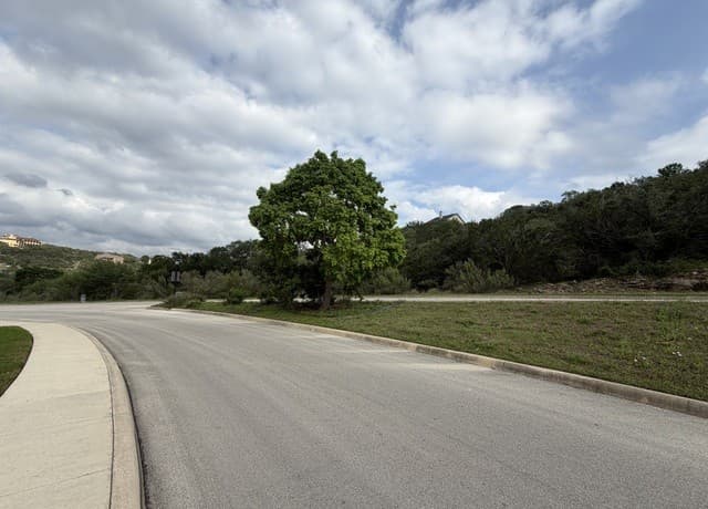 rental at 542 Winding Ravine in San Antonio, TX — photo 3