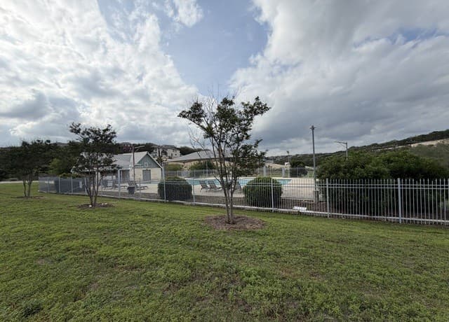 rental at 542 Winding Ravine in San Antonio, TX — photo 4