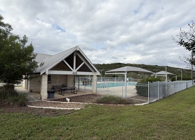 rental at 542 Winding Ravine in San Antonio, TX — photo 5